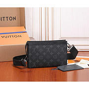 Louis Vuitton LV Gaston Wearable Wallet Black 22x14.5x4.5cm - 3