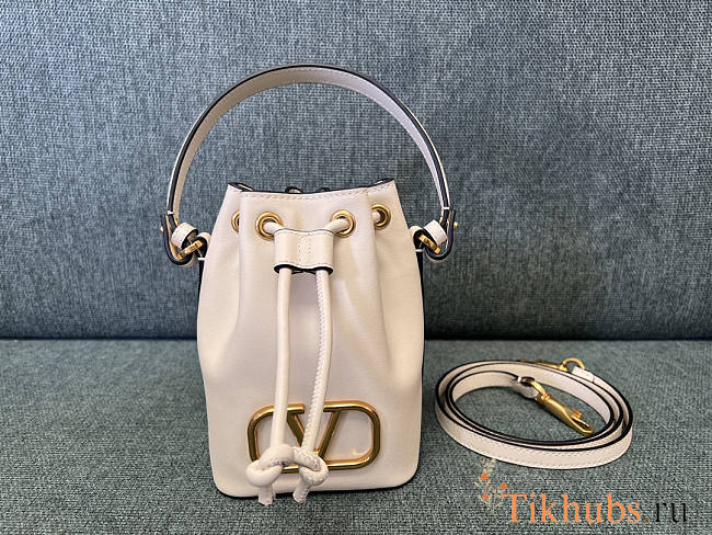 Valentino Mini Vlogo Signature Bucket Bag Nappa Leather White 12x18x10cm - 1