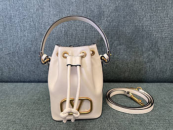 Valentino Mini Vlogo Signature Bucket Bag Nappa Leather White 12x18x10cm