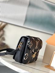 LV Pochette Metis Black and Beige 25x19x7cm - 4