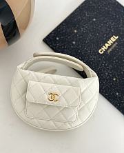 Chanel White Pouch Caviar Gold 16x16x5.5cm - 1