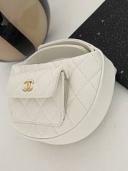 Chanel White Pouch Caviar Gold 16x16x5.5cm - 4