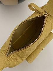 Chanel Yellow Pouch Caviar Gold 16x16x5.5cm - 5