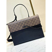 Louis Vuitton LV Robusto Briefcase Taiga Brown Black 40x34x10cm - 1