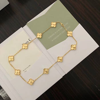 Van Cleef Arpels Gold Necklace