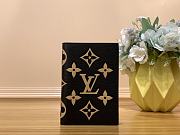 Louis Vuitton LV Passport Cover Black Beige 10 x 14 x 2.5 cm - 1