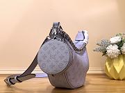 Louis Vuitton LV Baia PM Light Lilac 26 x 17 x 7.5 cm - 4