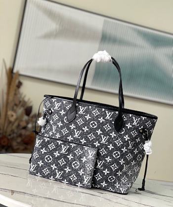 Louis Vuitton LV Neverfull MM Tote Grey Bag 31 x 28 x 14 cm