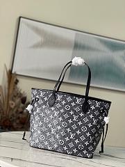 Louis Vuitton LV Neverfull MM Tote Grey Bag 31 x 28 x 14 cm - 6