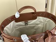 Louis Vuitton LV Noé Maxi Crossbody Bag Cognac 34 x 48 x 18 cm - 4