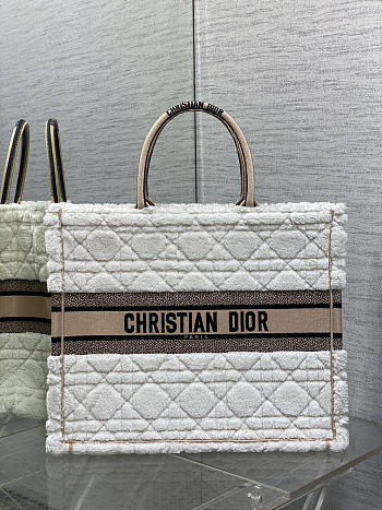 Dior Large Book Tote Ice Cannage Shearling 42x35x18.5cm