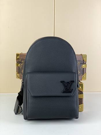 Louis Vuitton LV Pilot Slingbag Black 20 x 30 x 4 cm