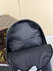 Louis Vuitton LV Pilot Slingbag Black 20 x 30 x 4 cm - 5