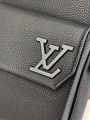 Louis Vuitton LV Pilot Slingbag Black 20 x 30 x 4 cm - 4