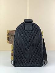 Louis Vuitton LV Pilot Slingbag Black 20 x 30 x 4 cm - 3