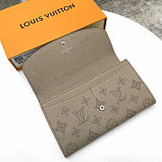 Louis Vuitton LV Wallet Iris Mahina Grey 19 x 12 x 2 cm - 3