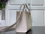 Louis Vuitton LV Lock & Go Lockme White 24.5 x 19 x 10.5 cm - 5