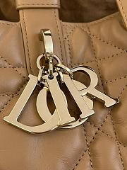 Dior Medium Toujours Bag Tan Macrocannage 28.5 x 21.5 x 19 cm - 3