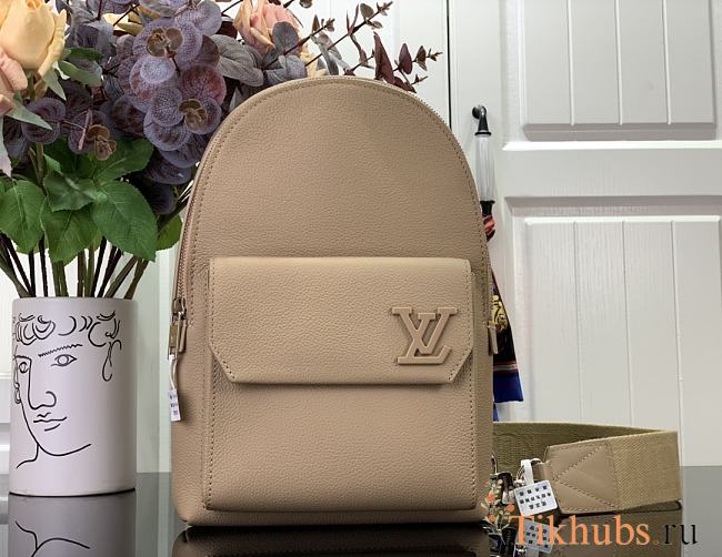 Louis Vuitton LV Beige Pilot Crossbody Bag 20 x 30 x 4 cm  - 1