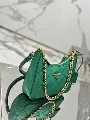 Prada Re-Edition 1995 Chaîne Re-Nylon Mini-bag Green 22x18x6cm - 2