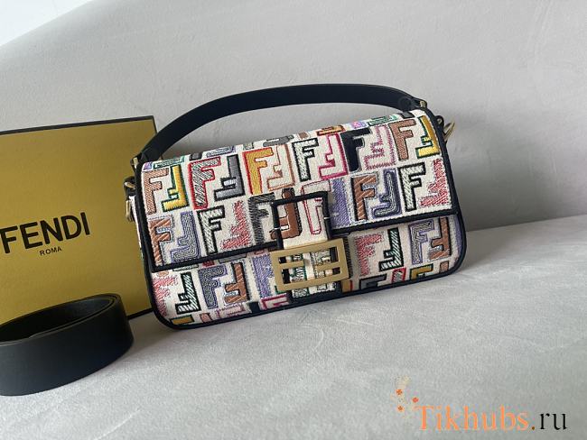 Fendi Baguette Chinese Valentine’s Day Limited Edition Bag 27x15x6cm - 1