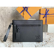 Louis Vuitton LV IPad Pouch Black 30x22x5cm - 1