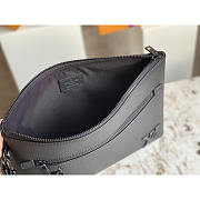 Louis Vuitton LV IPad Pouch Black 30x22x5cm - 4