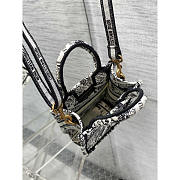 Dior Book Tote Mini Phone Bag White Black Plan de Paris 13 x 18 x 5 cm - 5