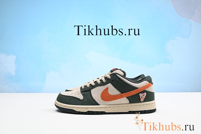 Nike SB Dunk Low Eire Sneakers - 1