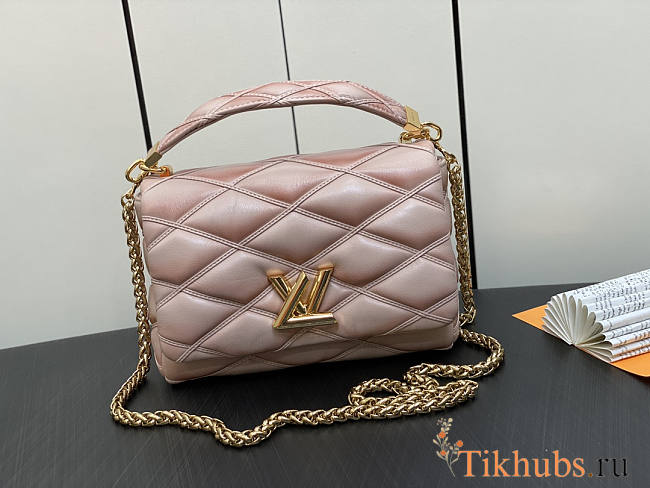 Louis Vuitton LV GO-14 MM Malletage Beige Rose 23 x 16 x 10 cm - 1