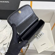 Chanel Flap Bag Black Lambskin Gold 19x11x3.5cm - 6