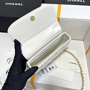 Chanel Flap Bag White Lambskin Gold 19x11x3.5cm - 2