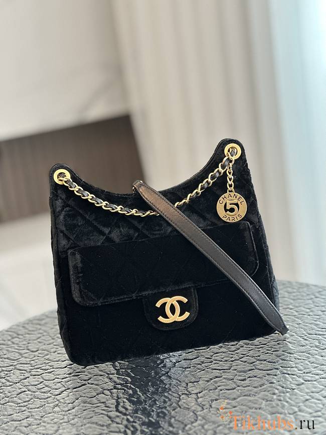 Chanel Small Hobo Bag Velvet Black 22.5x21.5x7cm - 1