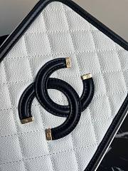 Chanel Vanity Case White Black Bag 21x15x8.5cm - 2