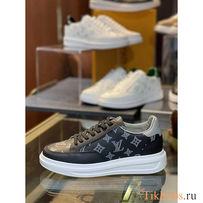 Louis Vuitton LV Beverly Hills Logo Sneakers In Black - 1