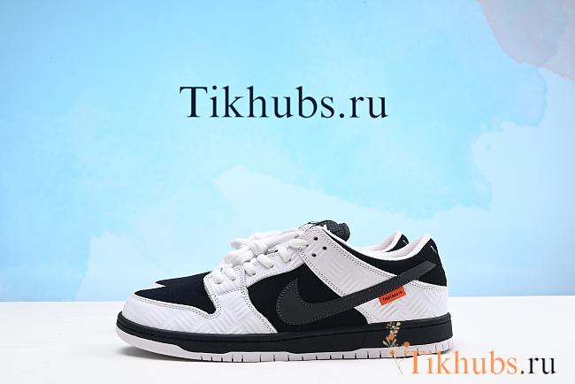 TIGHTBOOTH x Nike SB Dunk Low Sneaker - 1