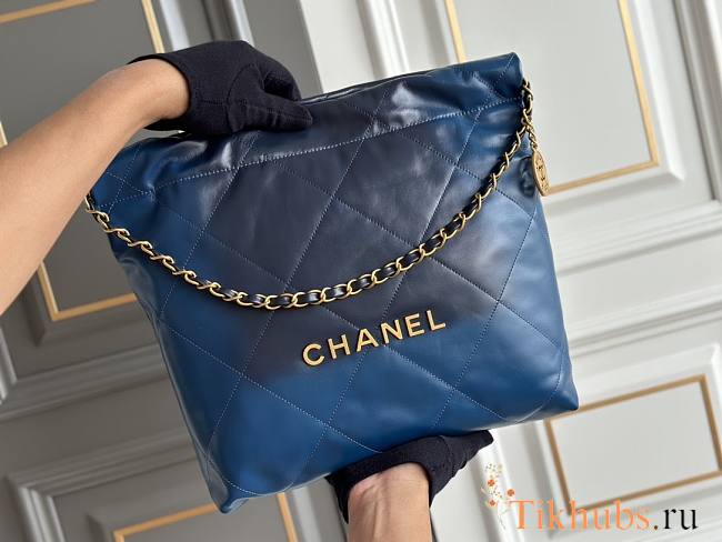 Chanel Small 22 Handbag Blue 35x37x7cm - 1