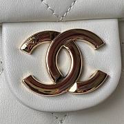 Chanel Lambskin Large Hobo Bag White 29.5x37x13cm - 2
