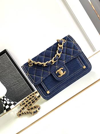 Chanel Flap Bag Messenger Denim Blue 19cm