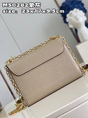 Louis Vuitton LV Twist MM Beige 23 x 17 x 9.5 cm - 2