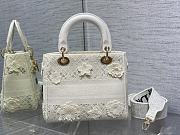 Dior Medium Lady D-Lite Bag White D-Lace 3D Macramé 24 x 20 x 11 cm - 2