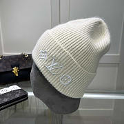 Louis Vuitton LV Headline Beanie White - 1