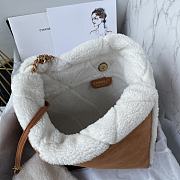 Chanel 22 Small Handbag Shearling 35x37x7cm - 2