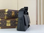 Louis Vuitton LV S-Cape Messenger Black 28 x 16 x 10 cm - 5