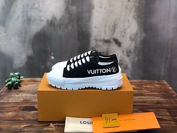 Louis Vuitton Squad Black White Sneaker