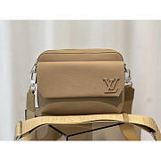 Louis Vuitton LV Fastline Messenger Beige 23.5 x 18 x 7 cm - 1