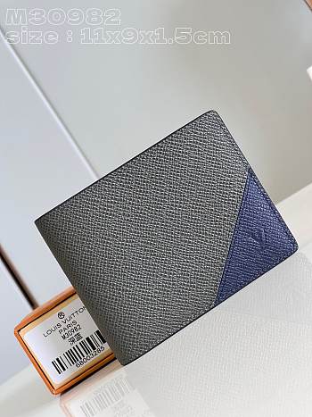 Louis Vuitton LV Multiple Taiga Grey Blue 11.5 x 9 x 1.5 cm