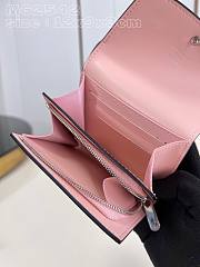 Louis Vuitton LV Iris Compact Wallet Rose Jasmin 12 x 9.5 x 3 cm - 4