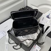 Chanel Vanity Case 23K Black Lambskin 17x9.5x8cm - 3