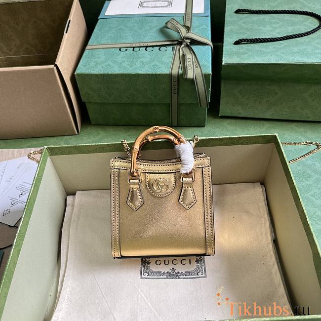 Gucci Diana Super Mini Bag Gold 16.5x12x6cm - 1